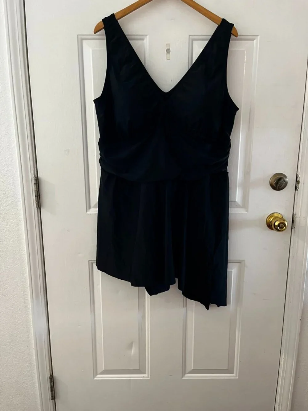 Torrid Woman's Plus-Size Asymmetric One-Piece Padded Bra Swimsuit Dress Sz 26